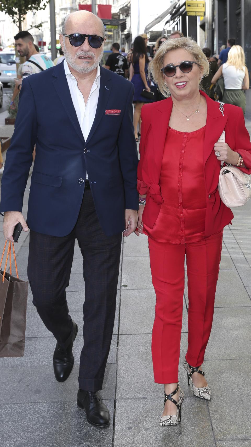José Carlos Bernal y Carmen Borrego en la boda de su amigo Rubén.