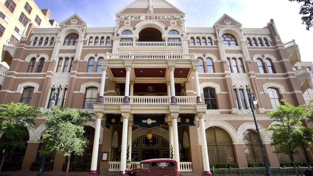 Fachada del hotel The Driskill - in the Unbound Collection by Hyatt