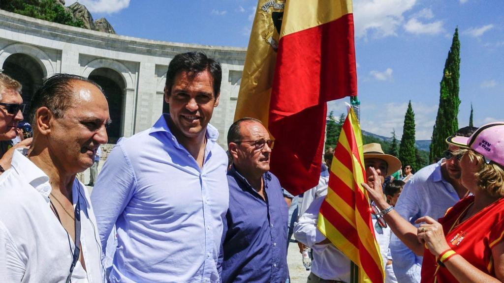 Luis Alfonso de Borbón en el Valle de los Caídos.