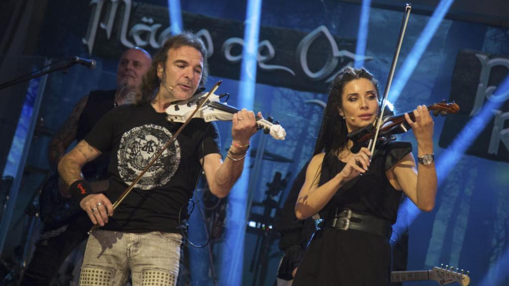 Pilar Rubio interpretando una canción de 'El Hormiguero'.