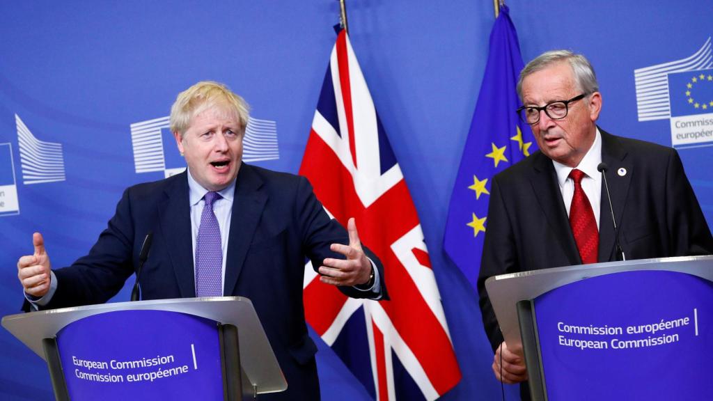 Boris Johnson y Jean-Claude Juncker, durante la presentación este jueves del acuerdo del 'brexit'