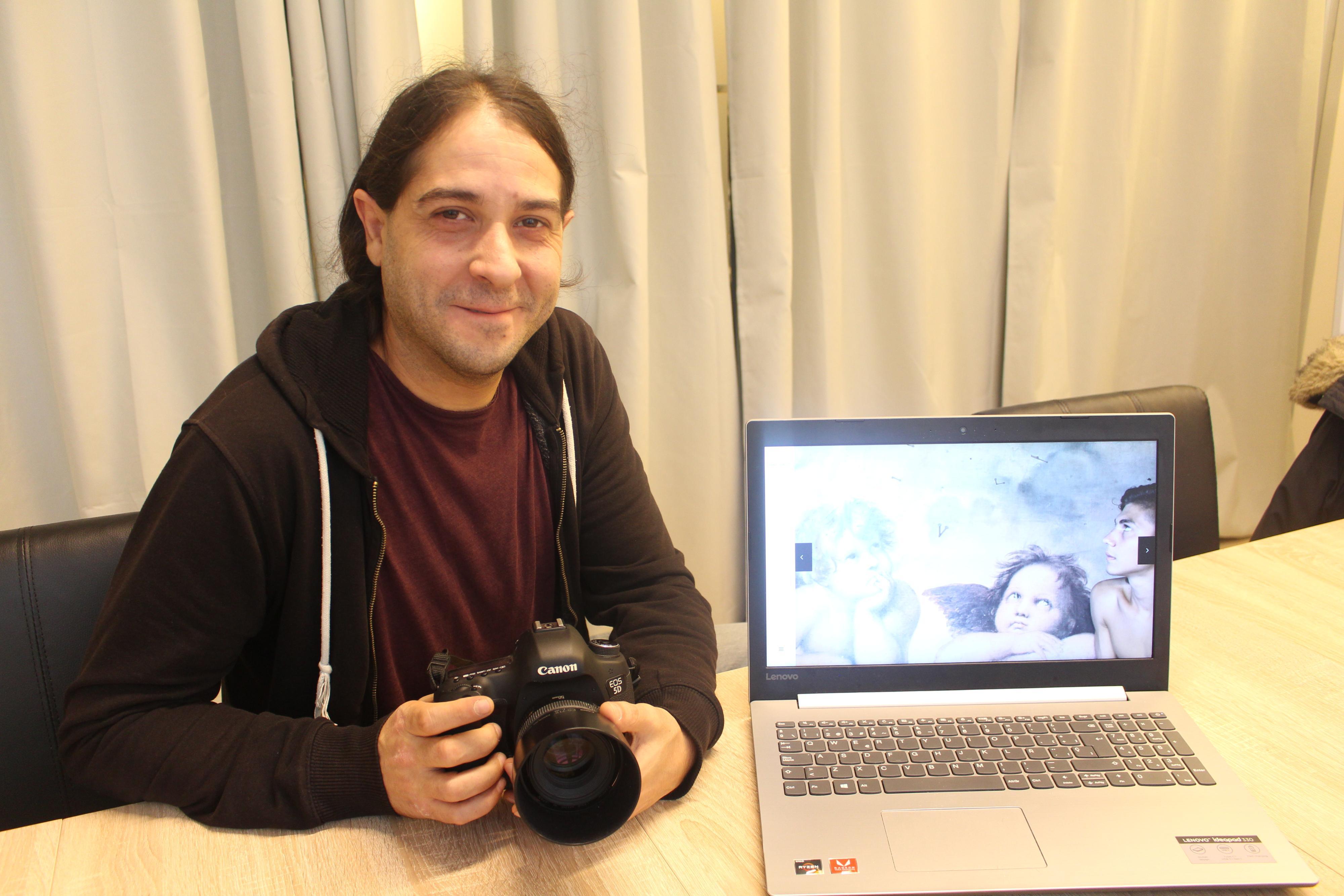 Daniel Vieito, en la redacción de Quincemil.