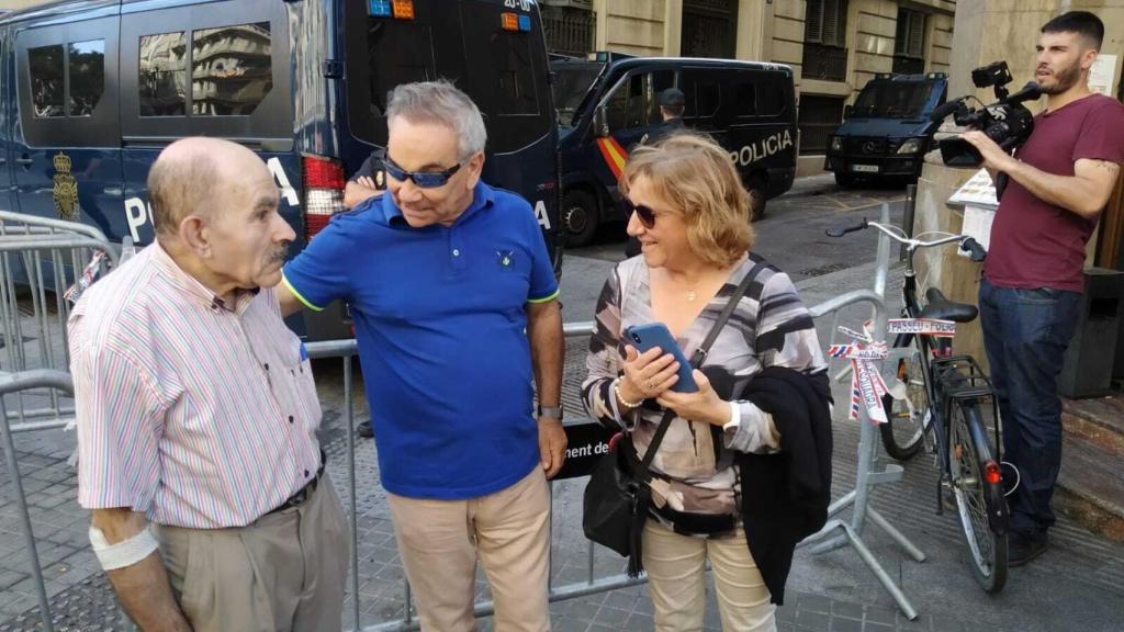 Numerosos barceloneses saludaban este sábado a José.