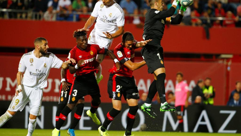 Manolo Reina se adelanta al remate de Casemiro