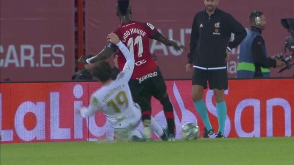 La expulsión de Odriozola ante el Mallorca