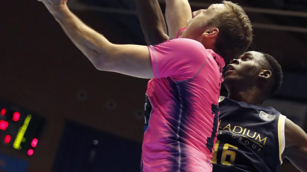 Garuba, ante el Obradoiro