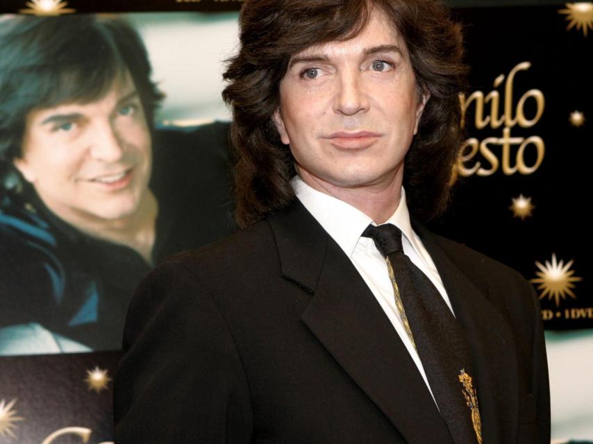 Camilo Sesto durante la entrega del 'Disco de Diamante' en 2004.