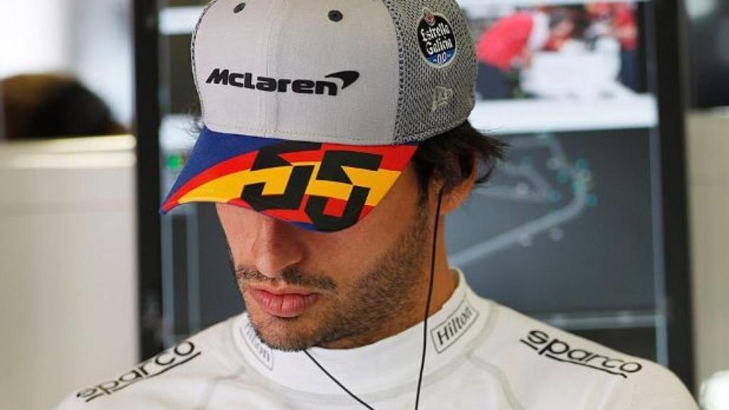 Carlos Sainz antes de una carrera.