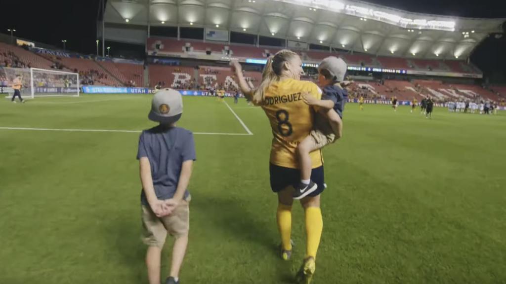 Amy Rodriguez, futbolista y madre