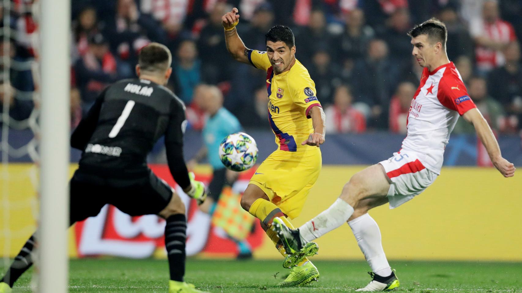 Luis Suárez frente al Slavia