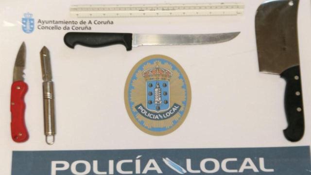 Incautan un machete, un cuchillo, una navaja y un pelador a un hombre en Monte Alto