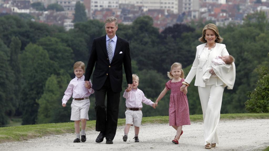 Elisabeth es la mayor de cuatro hermanos por los que siente devoción.
