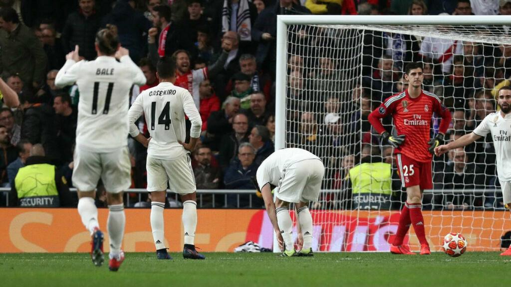 Los jugadores se lamentan en el Real Madrid - Ajax de Champions