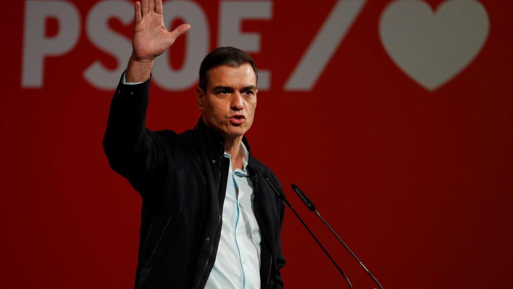 Pedro Sánchez en acto de precampaña en La Laguna (Tenerife).