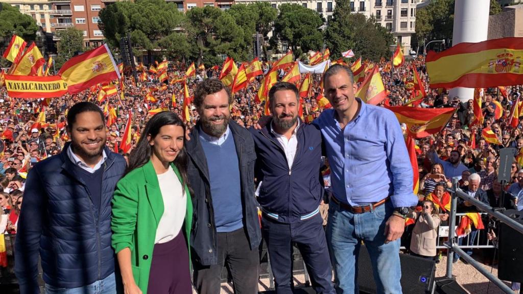 La plana mayor de Vox, en un acto electoral de 2019 en Colón.