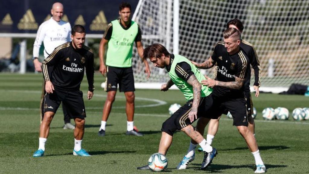 Zidane pone al equipo a afinar la portería de cara a la cita frente al Leganés