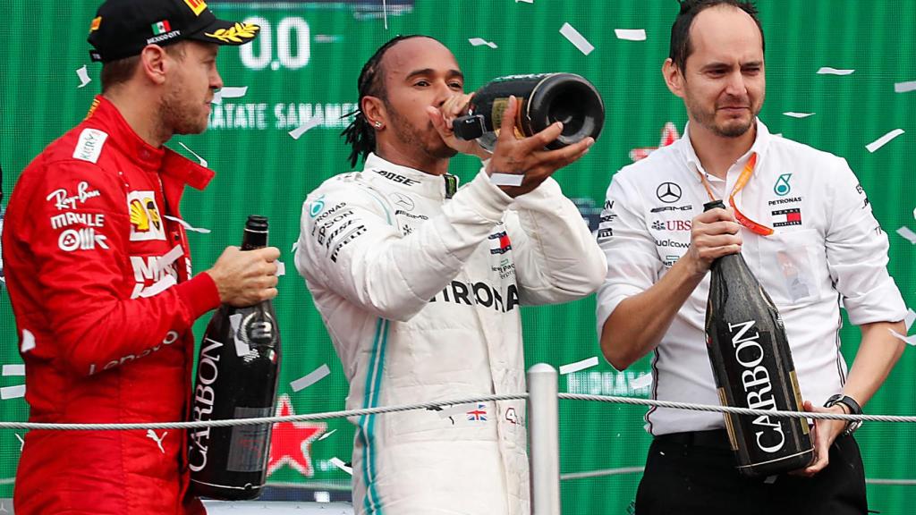 Sebastian Vettel y Lewis Hamilton, en el podio del GP de México