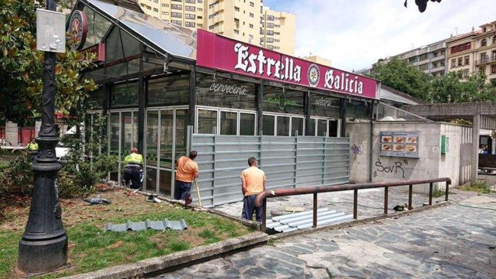 Tras el incendio el pasado mes de junio, se vallaron los accesos a la cafetería Remanso