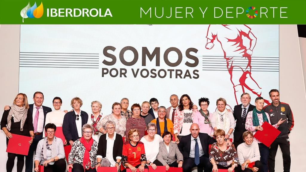 La RFEF homenajea a las futbolistas de ayer y de hoy