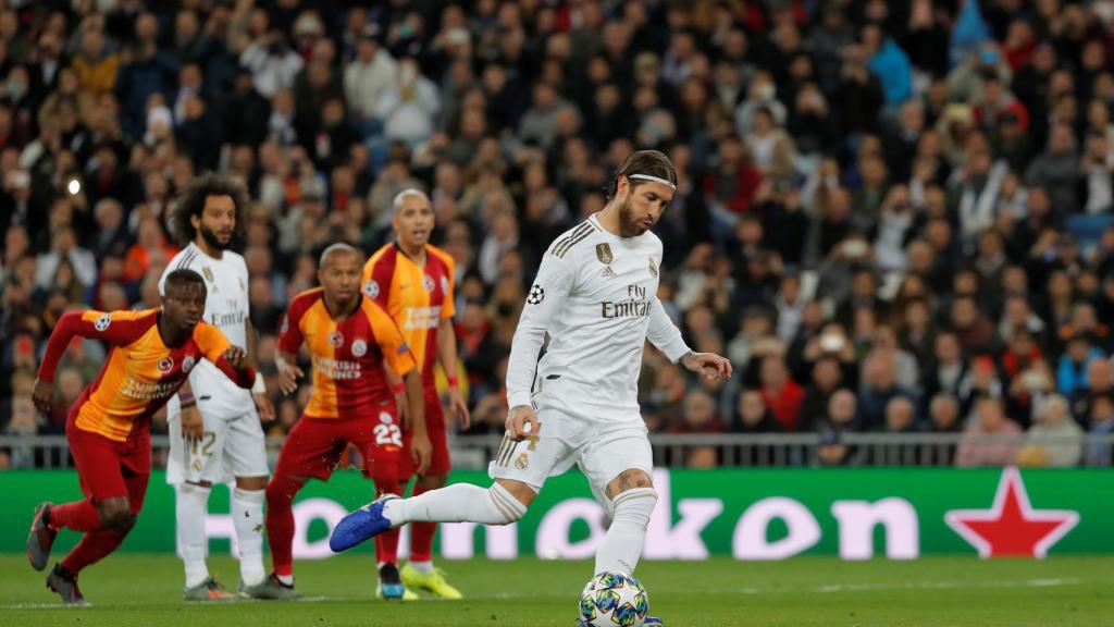 Sergio Ramos marca de penalti a lo 'Panenka' ante el Galatasaray