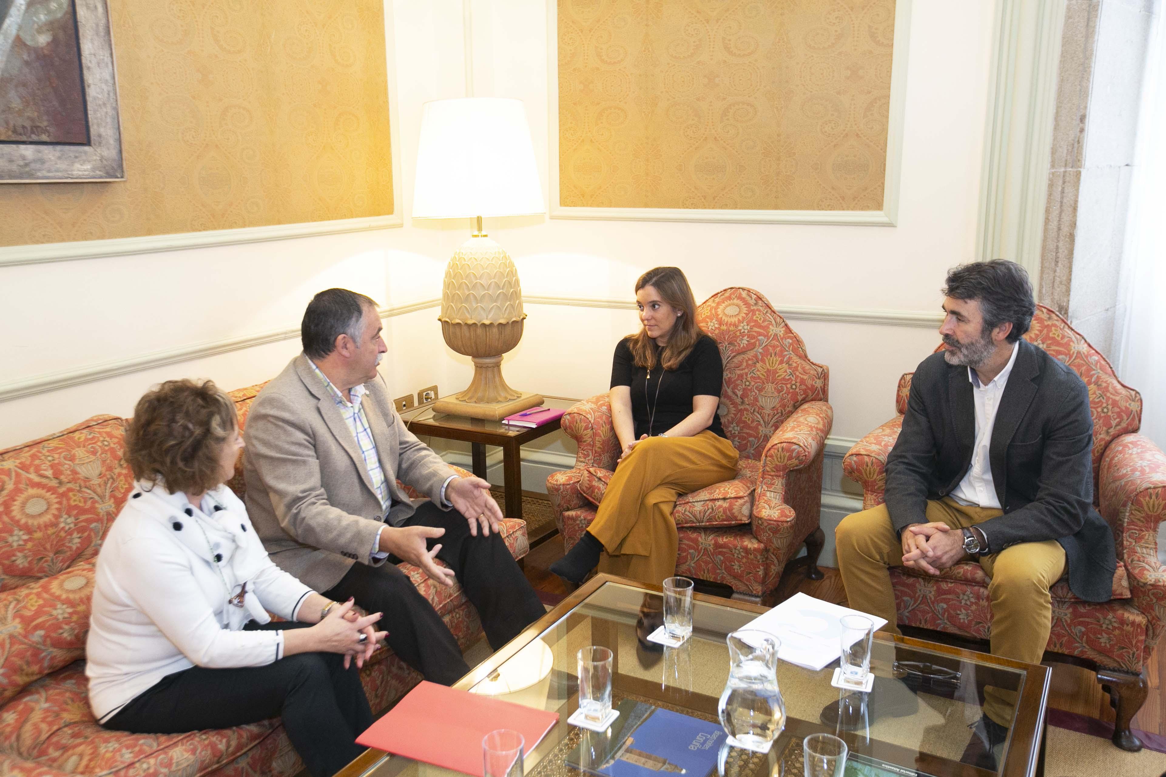Reunión entre ambos regidores hoy en María Pita )Concello da Coruña)