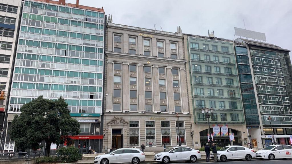 El edificio de Cantón Grande número 4, propiedad de Pontegadea.