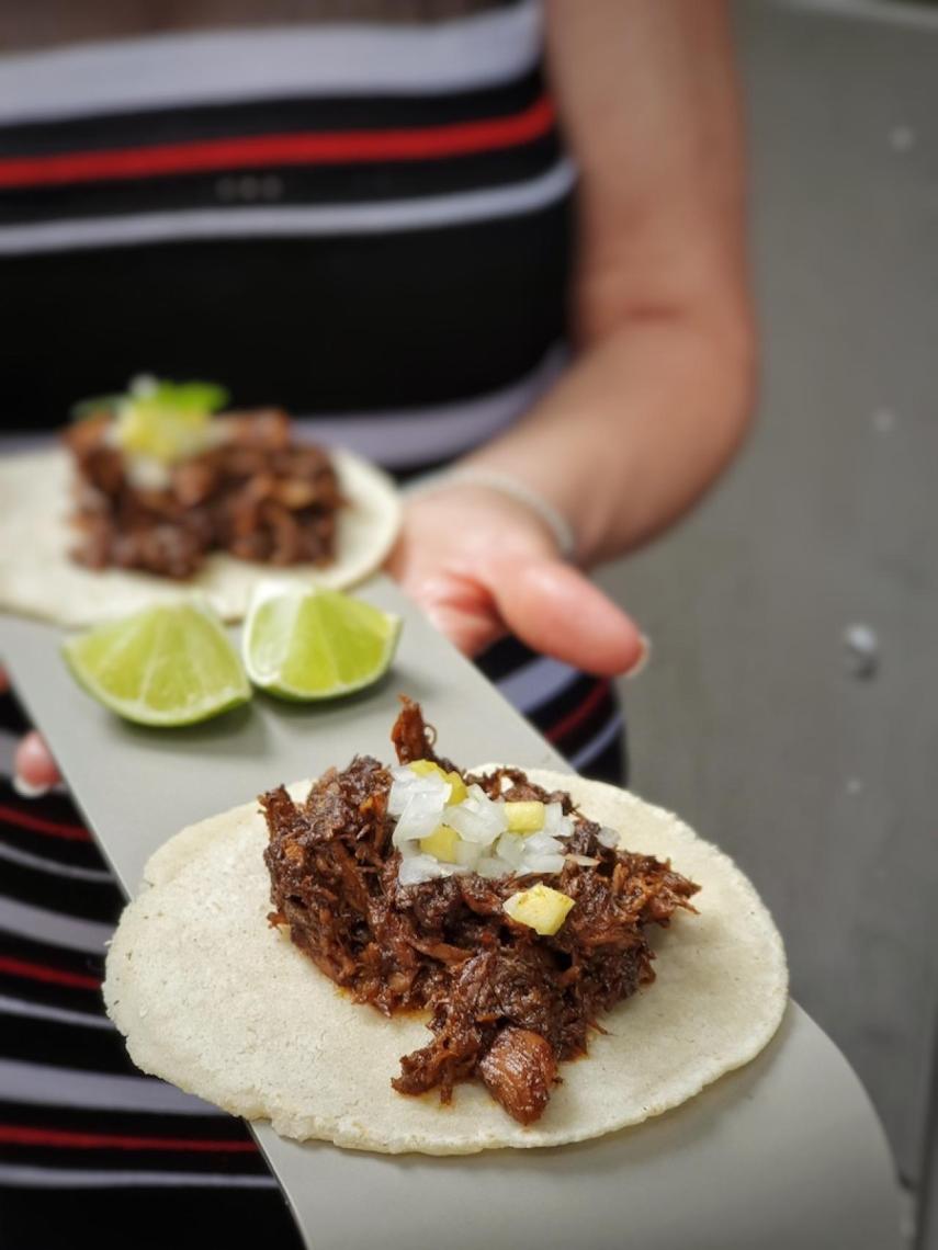 Tacos de Ternera en Recado Negro