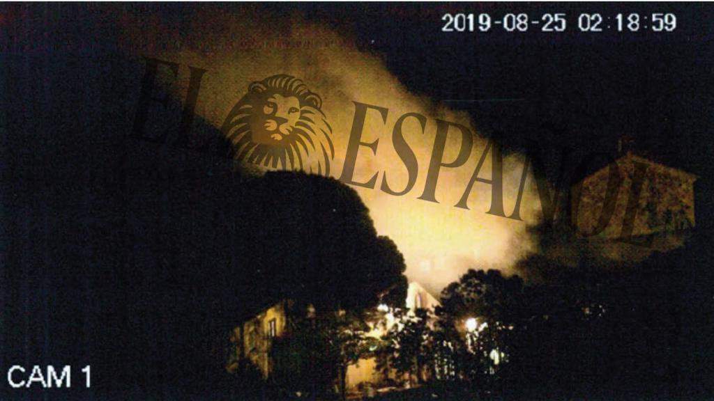 En la imagen, una noche en la que provocaron una fuerte humareda al fabricar la Termita.