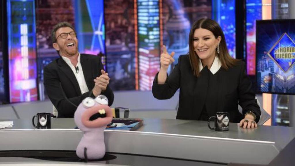 La transalpina aprovechó para presentar la versión 'deluxe' del disco.