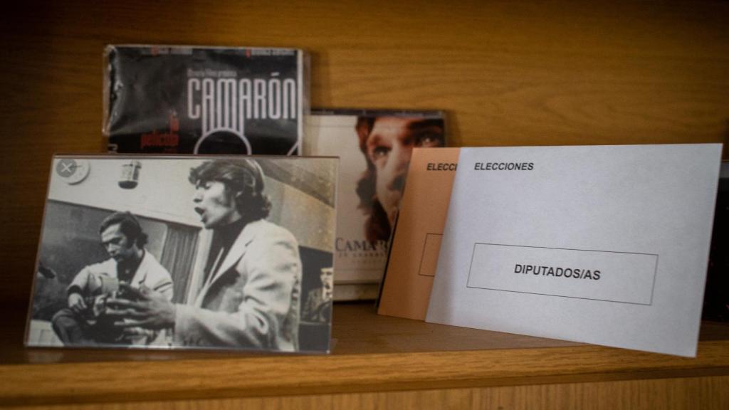 Luis ya tiene decidido su voto, que guarda celosamente en cada sobre.