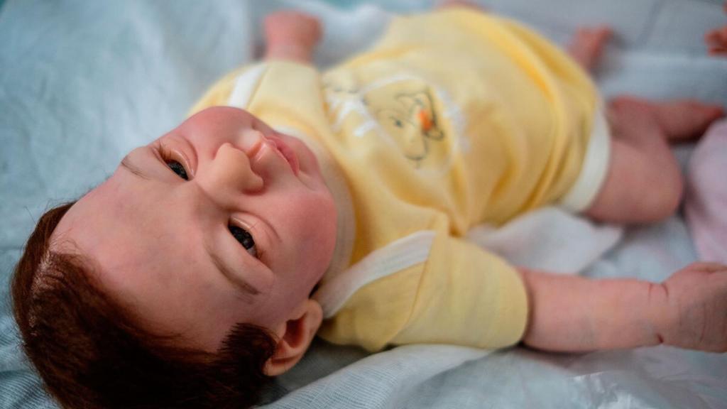 Un muñeco reborn replica casi de forma exacta la anatomía de un bebé cualquiera.