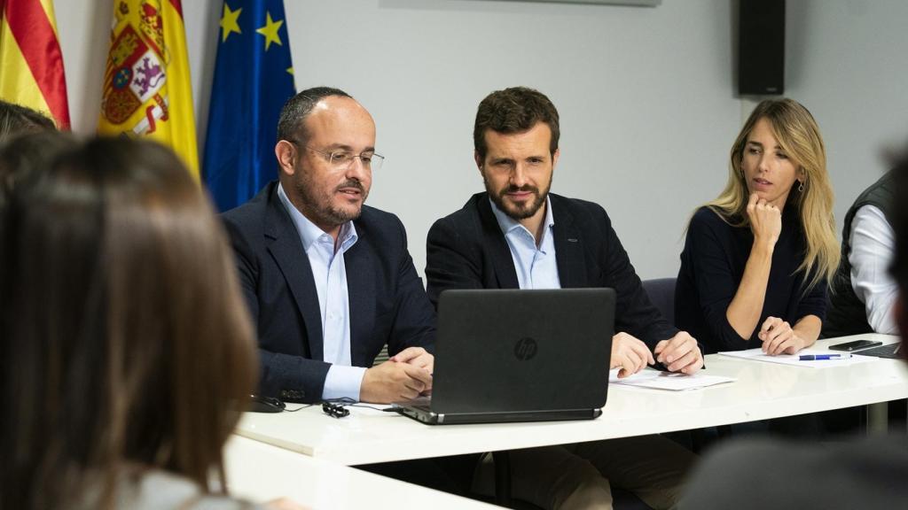 Casado pasa la jornada de reflexión en Barcelona.