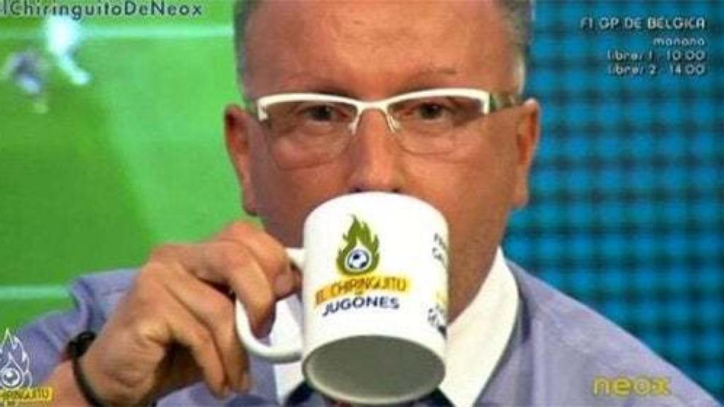 La taza era uno de los elementos más característicos de su atuendo