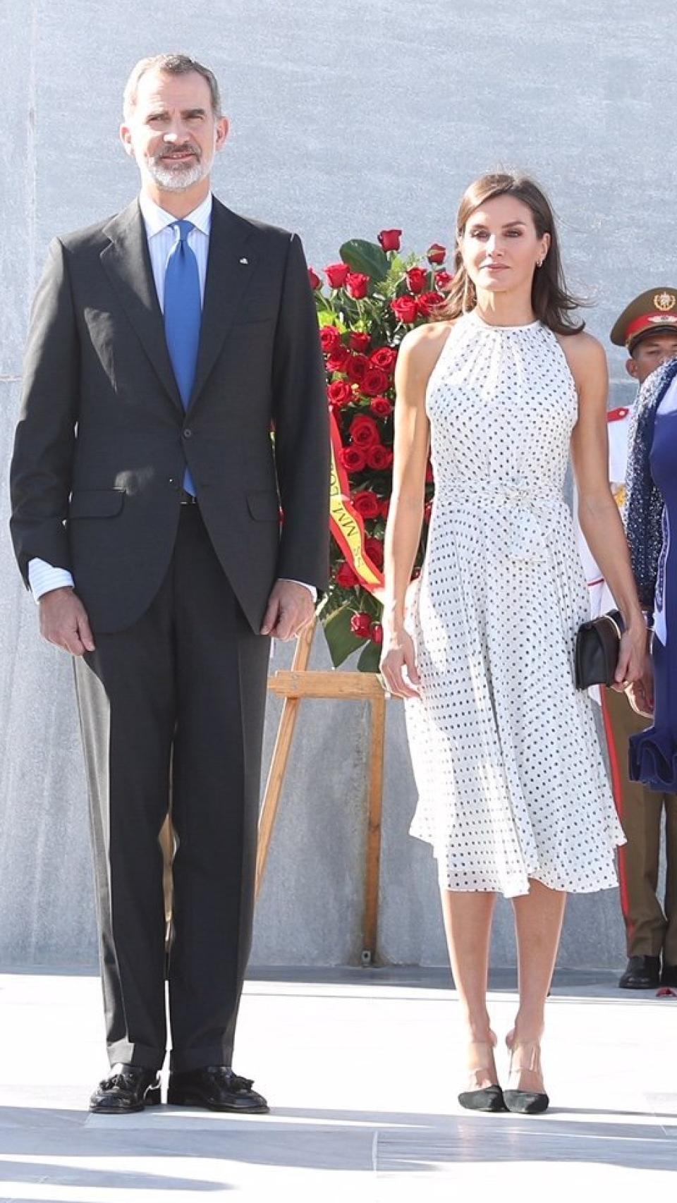 Los reyes han asistido a la ceremonia de ofrenda floral a José Martí en La Habana.
