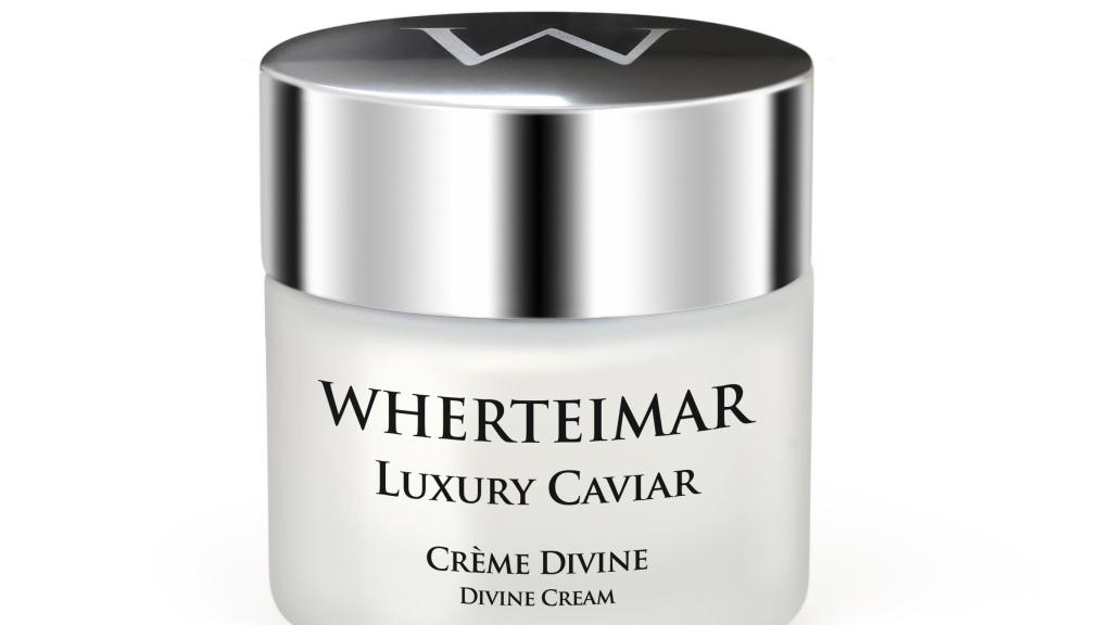 La Crema Divina hidrata, rejuvenece y elimina los brillos de la piel.