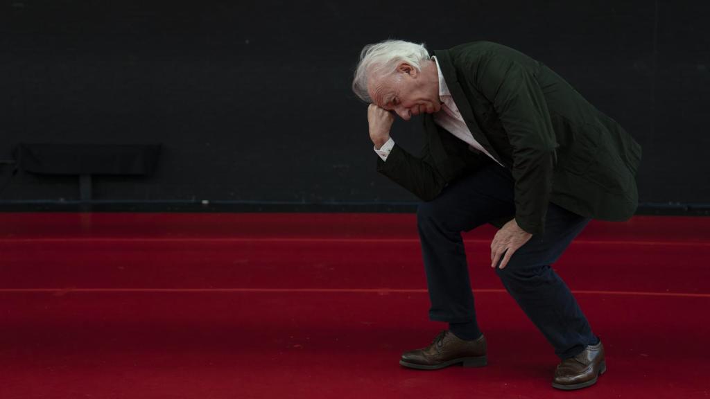 Boadella representa el caganer pensador ya en el escenario.