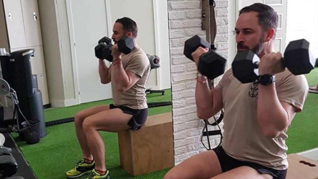 Va al gimnasio siempre que puede, aunque últimamente lo tiene algo descuidado.