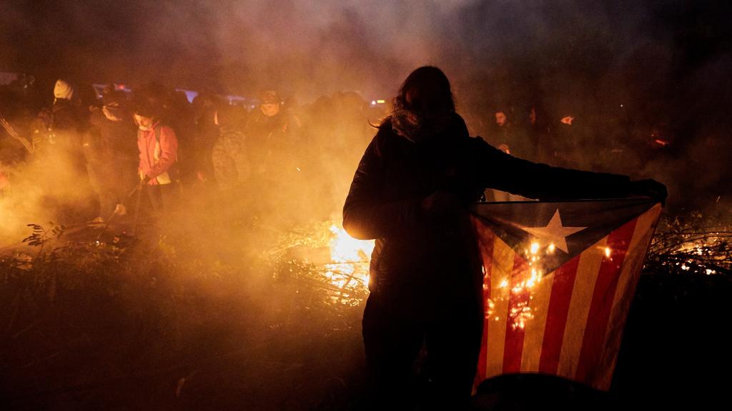 Una manifestación violenta en la AP-7 durante el 'procés' catalán.