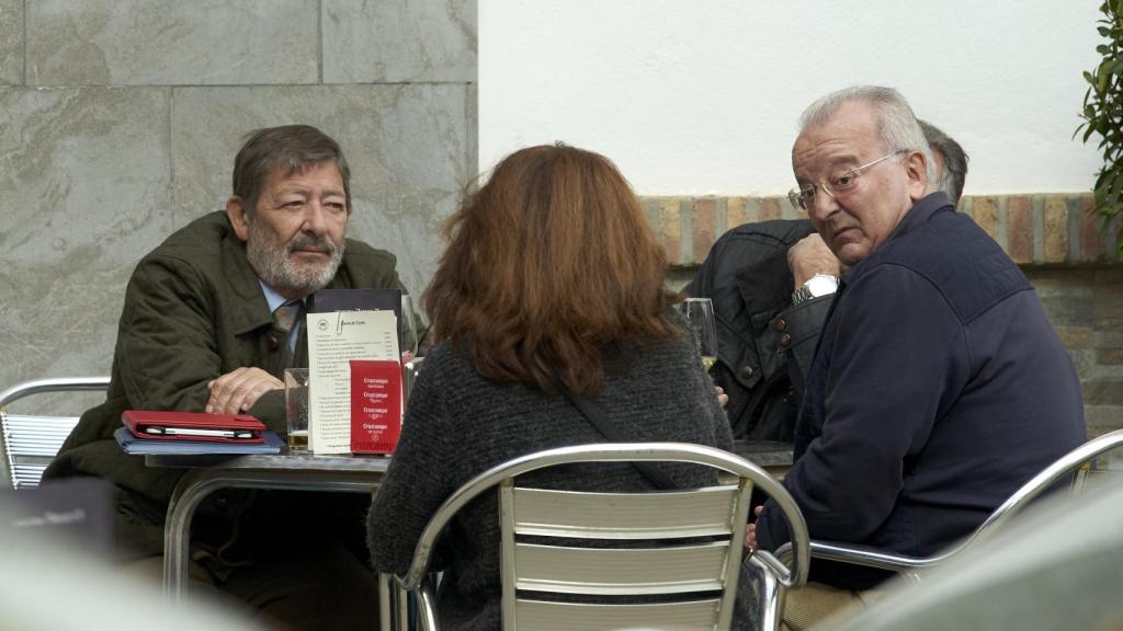 Momento en el que se percatan de la presencia de un fotógrafo de EL ESPAÑOL.