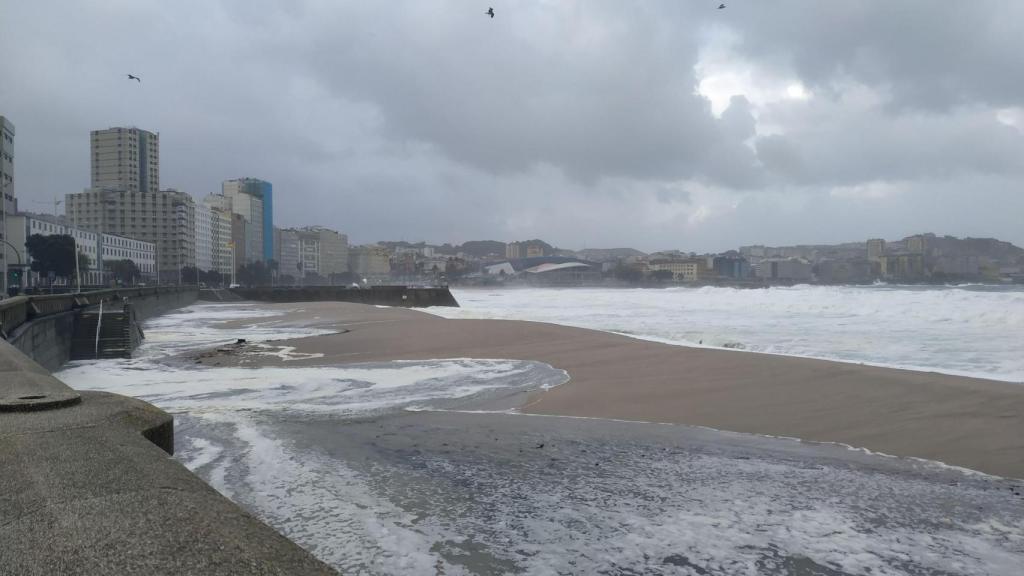 Imagen de archivo de un temporal en el Paseo Marítimo