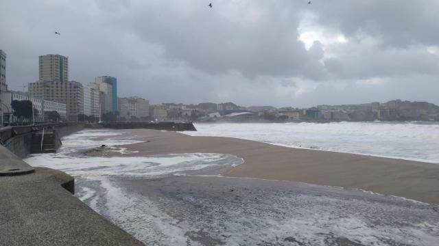 Imagen de archivo de un temporal en el Paseo Marítimo