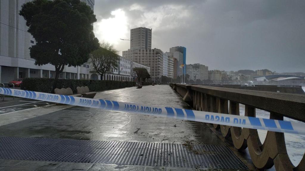temporal cecilia borrasca tiempo playa paseo