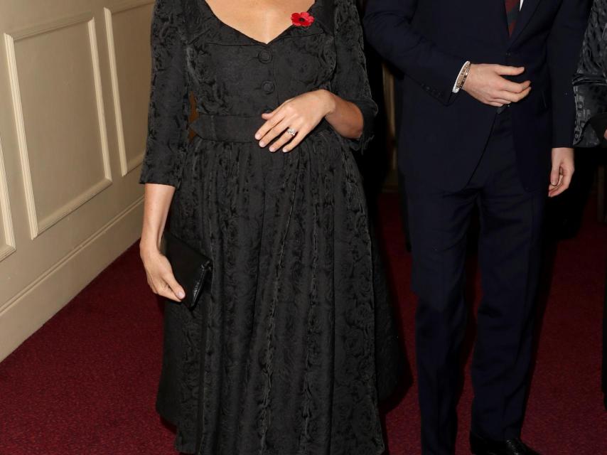 Los gestos de Meghan Markle en su último acto han hecho saltar todas las alarmas.