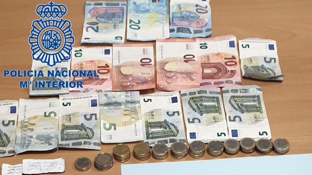 La Policía de Sanlúcar de Barrameda detuvo a la mujer, que fue sorprendida mientras vendía la droga.