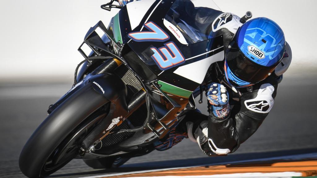Álex Márquez traza un viraje, en su debut en MotoGP en el circuito Ricardo Tormo de Cheste.