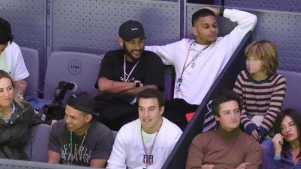 Neymar viendo a Nadal