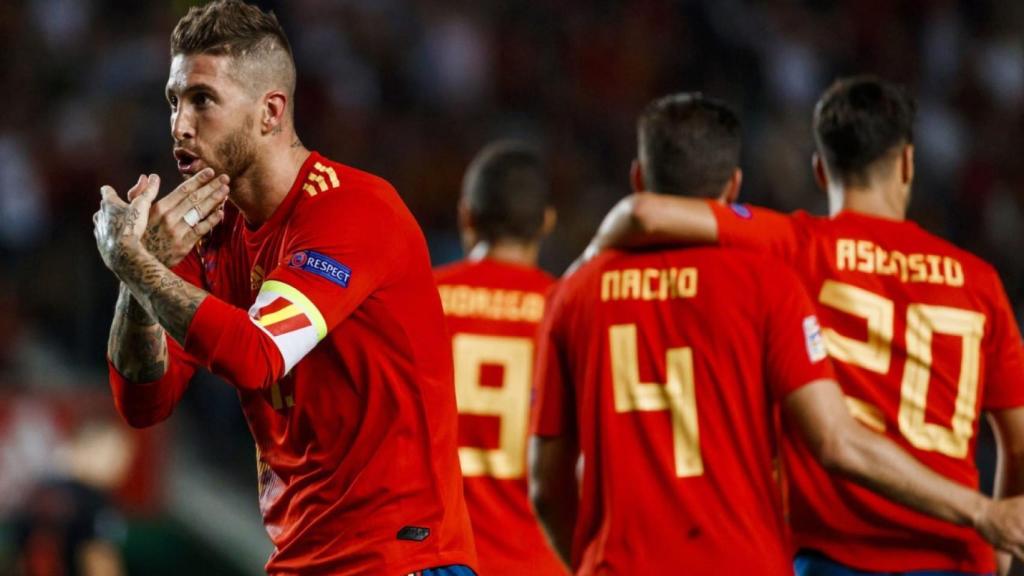 Sergio Ramos, Nacho Fernández y Marco Asensio con la Selección