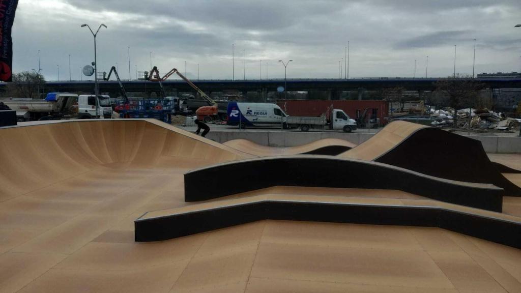 Pista de 'skate' exterior.