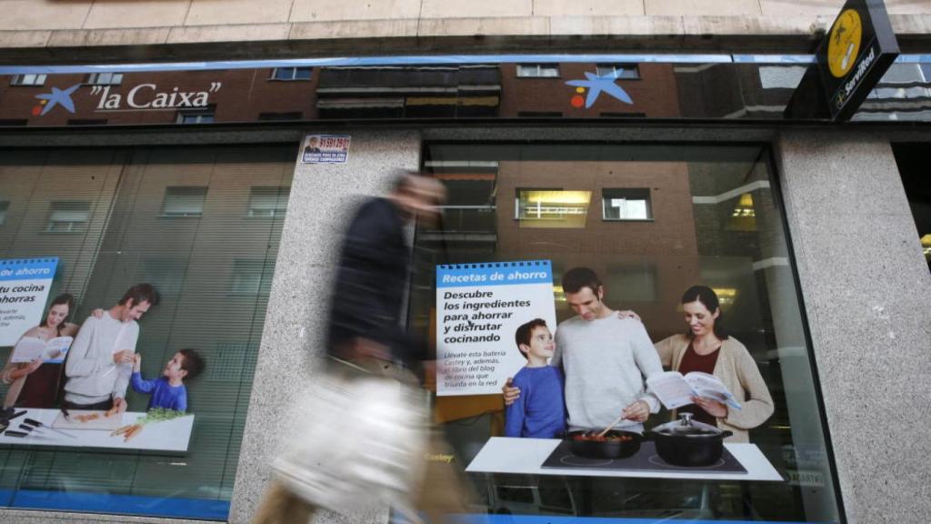 Imagen de archivo de una oficina de La Caixa