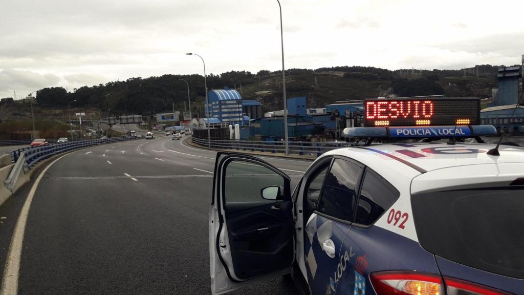 La Policía Local, durante un control en la Tercera Ronda.